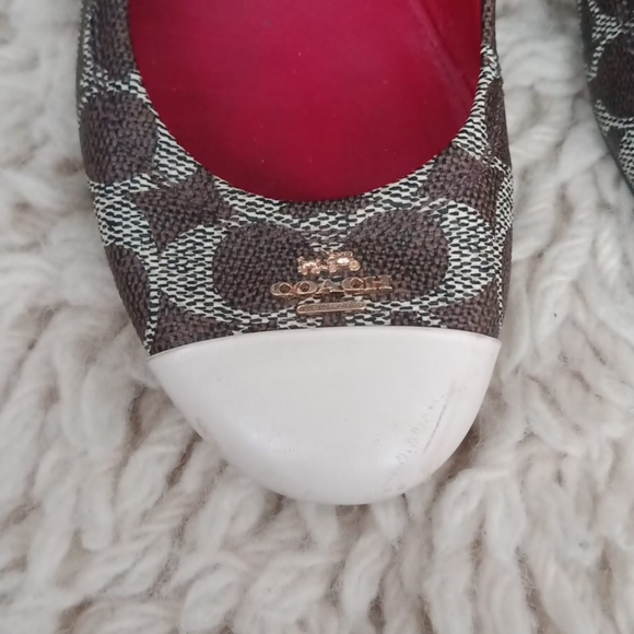 Signature Coach  flats - Picture 2 of 14